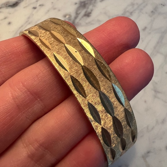 Vintage French gold plated faceted statement bangle - Picture 7 of 14